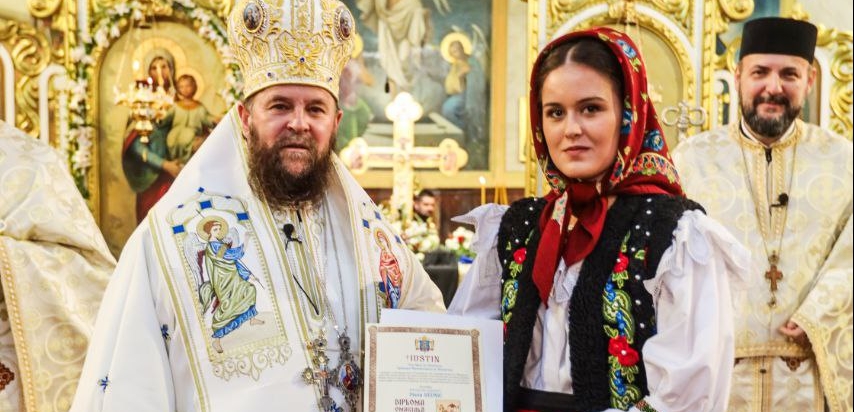 Tânăra băimăreancă Diana Rednic a primit „Diploma Anului Omagial”, în semn de mulțumire și apreciere pentru activitatea muzicală desfășurată