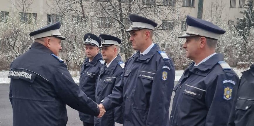 Un ofițer și 11 subofițeri au fost avansați în grad la Jandarmeria Maramureș