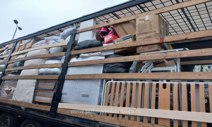 Tone de deșuri, oprite la intrarea în țară. Polițiștii de frontieră au întors din drum transportul ilegal