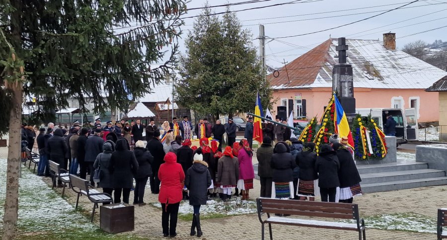 Comuna Lăpuș, în nuanțele tricolorului de Ziua Națională a României