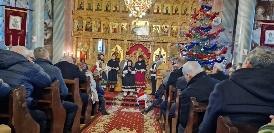 În Parohia Ortodoxă Săcălășeni a avut loc a II-a ediție a concertului de colinde tradiționale „Din Altarul Cerului”