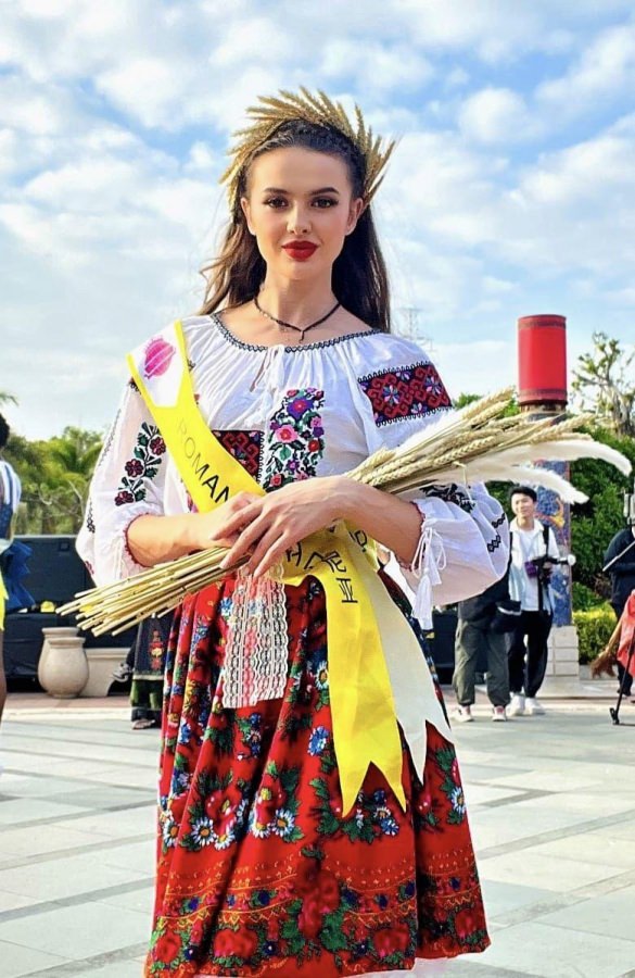 Maramureșeanca Adina Kofă la „Miss Tourism World”: Gala internațională a concursului pentru titlul frumuseții va avea loc în 22 decembrie