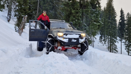 Eveniment în memoria sufletelor stinse în munți. Slujbă de pomenire pentru ucrainenii care au murit încercând să treacă granița în România