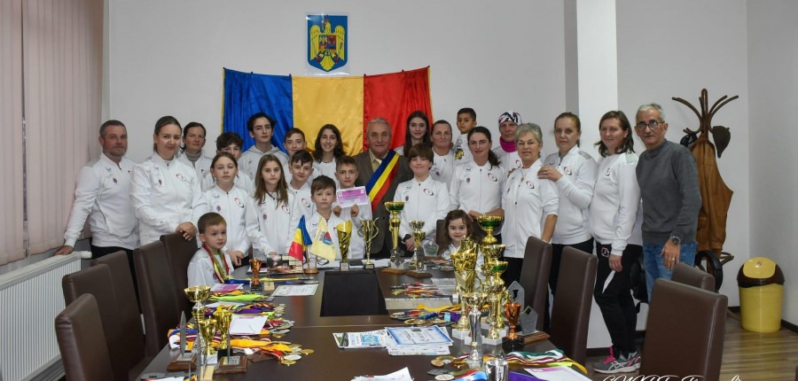 Peste 100 de medalii obținute de sportivii ACS Athletic Târgu Lăpuș în anul 2023