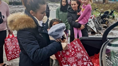 „Andrada și prietenii săi” l-au ajutat pe Moș Crăciun să ajungă la copilașii din mediile defavorizate