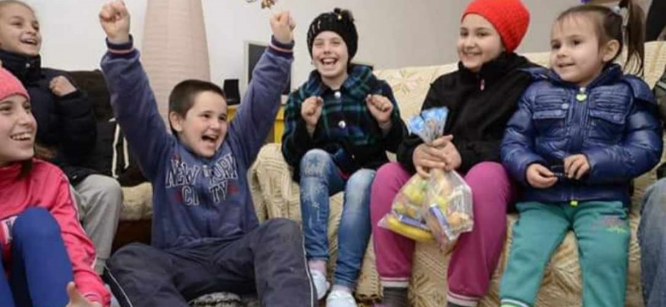 Cadouri dăruite de Moș Nicolae cu „Andrada și prietenii săi” copiilor din apropierea municipiului Baia Mare, care necesită un sprijin