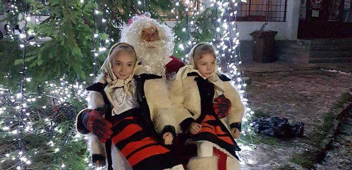 În Bârsana: Moșul Nicolae a adus cadouri pentru copii