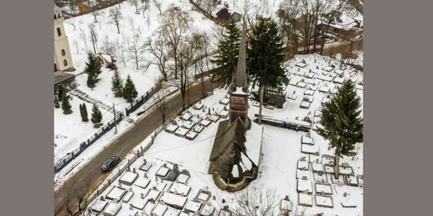 Biserica de lemn monument istoric din Coruia are un hram rar întâlnit și unic la nivel național – „Zămislirea Sfintei Ana”
