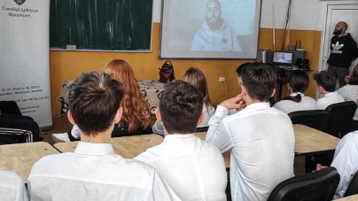 Caravana „Generația antidrog: copiii noștri, viitorul nostru”, în dialog cu elevii