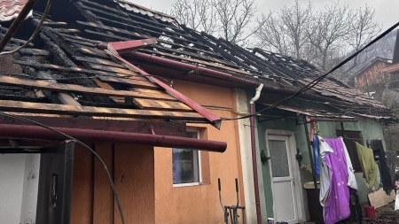 Un apel la solidaritate în comunitatea maramureșeană: O familie are nevoie de ajutorul nostru; În mijlocul iernii le-a ars casa din municipiul Baia Mare