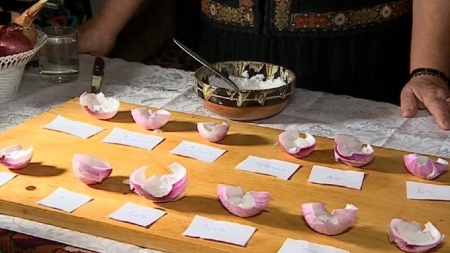 Prognoza meteo a străbunicilor, care nu dă greș niciodată. Ai nevoie doar de ceapă și sare