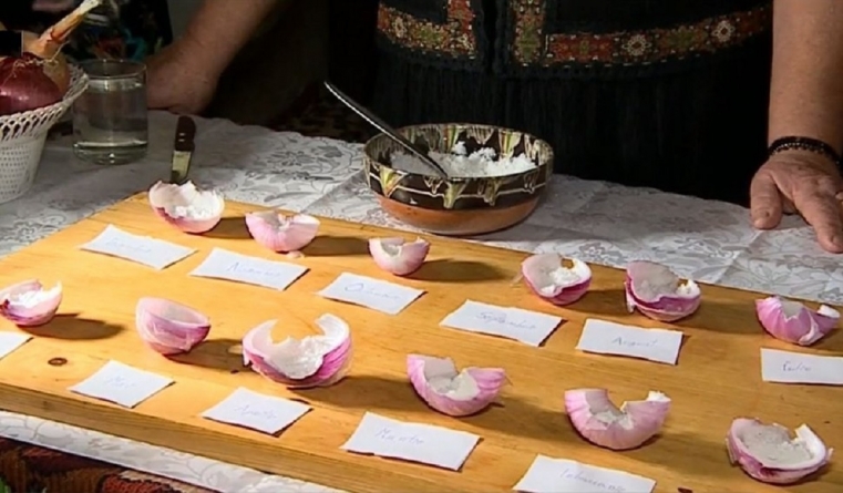 Prognoza meteo a străbunicilor, care nu dă greș niciodată. Ai nevoie doar de ceapă și sare