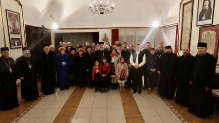 Colinda familiei credincioșilor din Parohia Ortodoxă ”Sfântul Iosif Mărturisitorul” Baia Mare la Preasfințitul Părinte Iustin