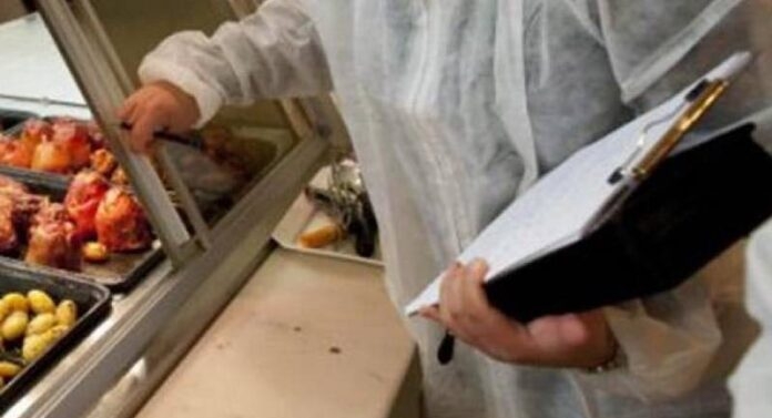 Inspectorii DSVSA Maramureș au intensificat controalele în preajma sărbătorilor de Crăciun