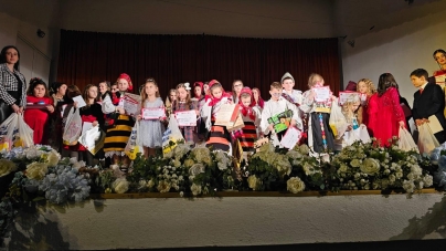 La Târgu Lăpuș s-a desfășurat prima ediție a Festivalului Concurs „Iarna Colindăm”; Premii inedite pentru câștigători
