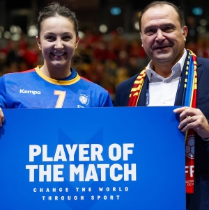 Eliza Buceschi, desemnată pentru a doua oară consecutiv cea mai bună jucătoare a meciului, la Campionatul Mondial de handbal feminin