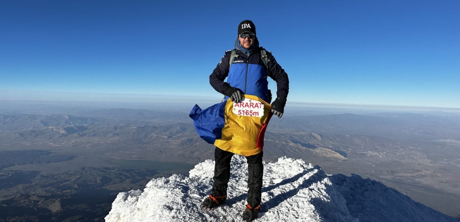 Maramureșeanul Andrei Perșe, jandarmul care a escaladat marile vârfuri, din județ și țara noastră; Recordul său personal, cucerirea Muntelui Ararat