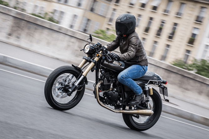 Permisul categoria B, valabil pentru anumite tipuri de motociclete