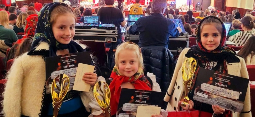 La Festivalul Național „Poveste de iarnă”: Artiștii Centrului Cultural Sighetu Marmației, noi rezultate frumoase obținute; Două trofee, un loc întâi