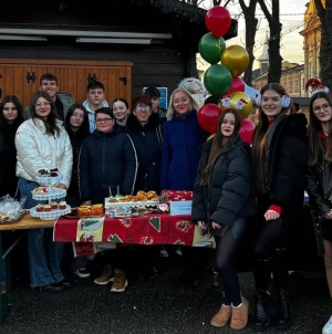 Sighetu Marmației: Târgul de Crăciun a adunat 11 unități de învățământ în Parcul Central