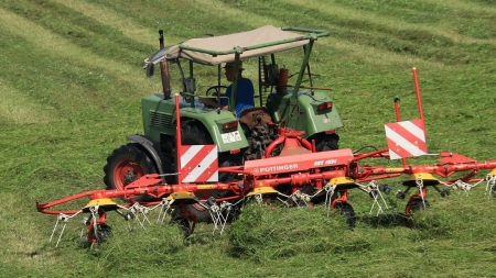 Bani pentru fermieri: Plăți în valoare de aproape 850 de milioane de euro, autorizate de către APIA în avans pentru 2023