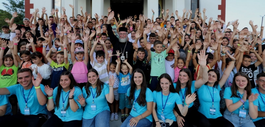 12.777 de tineri din Episcopie au participat în 2023 la taberele de vară organizate cu binecuvântarea și la îndemnul Preasfințitului Iustin
