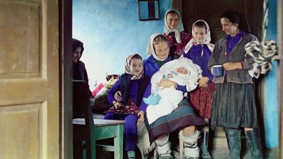 De pe vremea bunicilor, în Maramureș: Practici și interdicții legate de perioada sarcinii, nașterii și lehuziei
