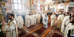 PS Timotei Sătmăreanul s-a aflat în această duminică în mijlocul credincioșilor din Cărbunari