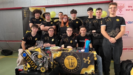 Tech-X, echipa de robotică a Colegiului „Dragoș Vodă” Sighet, pe podium la competița „Esentza Family” din Beclean