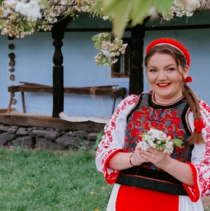 De vorbă cu muzeograf Gabriela Filip; Copilăria în satul bunicilor a ajutat-o să-și găsească menirea