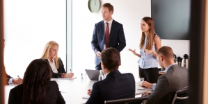 Șase din zece români se tem de eșecul în afaceri