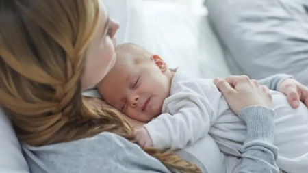 Se prelungește ajutorul financiar pentru mame