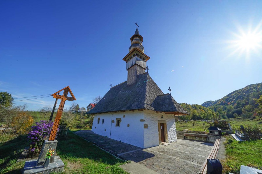Biserica „Adormirea Maicii Domnului” din Copalnic are o vechime de 289 de ani