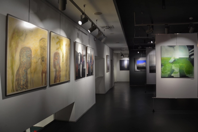 Invitație la frumos. Expoziția internațională de la Colonia Pictorilor, pe simezele Galeriei Hollósy