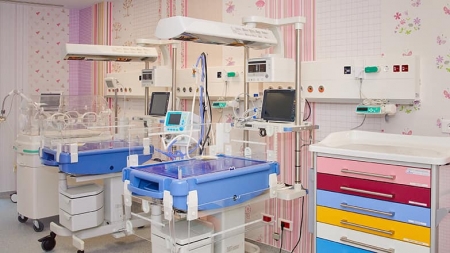 Contract în valoare de 4.7 milioane de lei, pentru dotarea terapiei intensive neonatale de la Județean