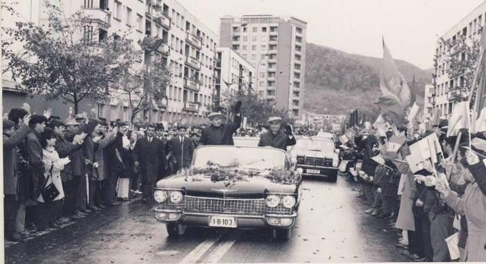 Care erau obligațiile oamenilor muncii în ziua de 26 ianuarie, când era ziua de naștere a lui Nicolae Ceușescu