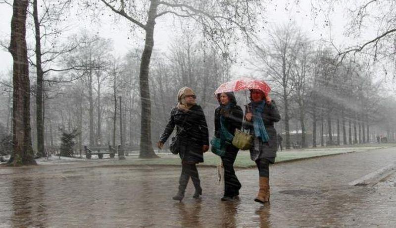 Meteo. Ploi și vreme prea caldă pentru această perioadă