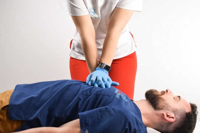 Cursuri de prim ajutor, adresate cadrelor didactice