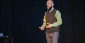 Spectacolul „TE IUBESC, SMM” își continuă reprezentațiile