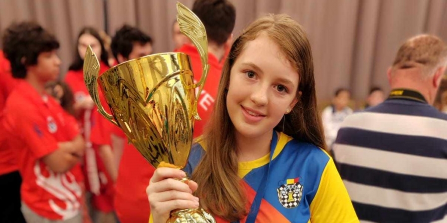 Maramureșeanca Sara Maria Șunea, una din campioanele la șah ale României, a împlinit frumoasa vârstă de 12 ani