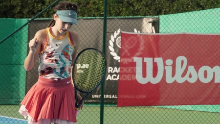 Maramureșeanca Sara Nicole Sitar, în elita tenisului: Două medalii obținute la două categorii deosebite, tocmai la Dubai, de ”micuța Halep”