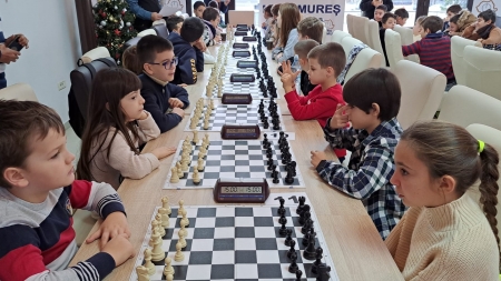 Tinerii Lei: Înscrieri la ”Grădinița de șah”