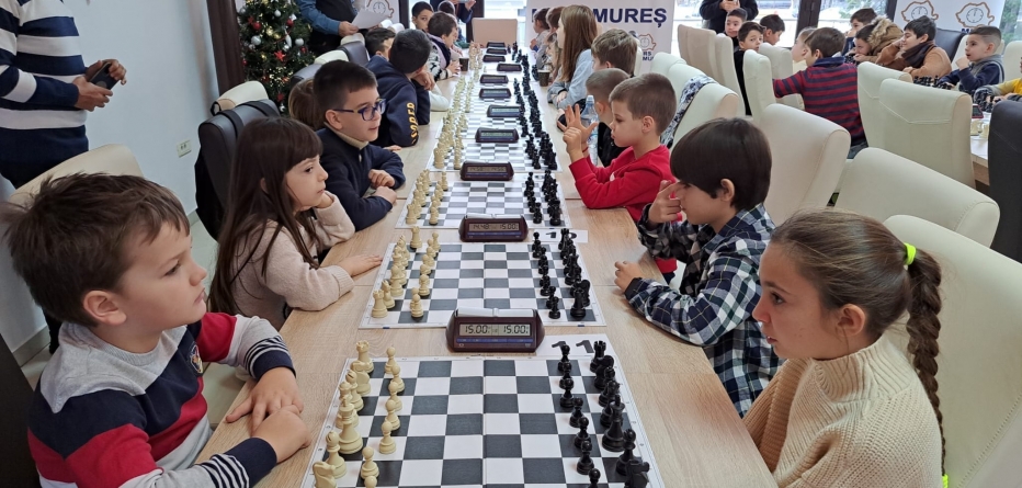 Tinerii Lei: Înscrieri la ”Grădinița de șah”