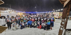 Ziua Mondială a Zăpezii, marcată în Maramureș cu lecții de schi pentru elevii școlilor din Băiuț și Recea, la Cavnic