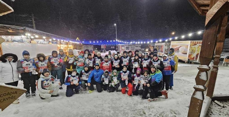 Ziua Mondială a Zăpezii, marcată în Maramureș cu lecții de schi pentru elevii școlilor din Băiuț și Recea, la Cavnic