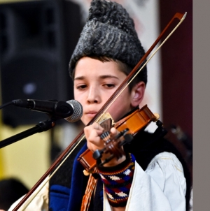 Autenticitate și drag de folclor: Grigore Stan din Săpânța, un tânăr talentat de care, cu siguranță, vom auzit tot mai des