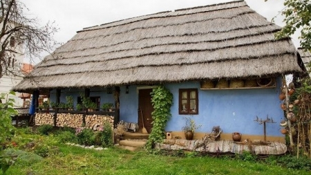 Muzeul Satului „Acasă” – Tăuții Măgherăuș organizează Atelierul de tradiții „Mărțișorul” – origini, simboluri, semnificații, legende, obiceiuri, tehnici tradiționale de realizare