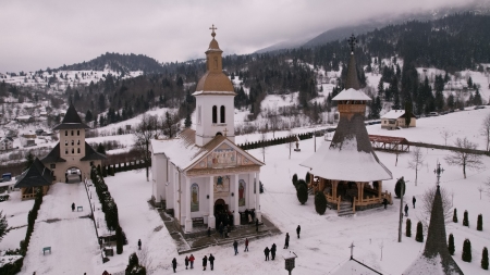 A fost hramul de iarnă al Mănăstirii Moisei, cea mai străveche vatră monahală din Episcopie, cu existenţă neîntreruptă timp de patru secole