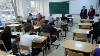 Peste 120 de elevi au susținut simularea examenului de admitere la Facultatea de Medicină și Farmacie din Oradea
