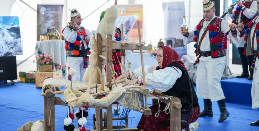 Sute de vizitatori cuceriți de standul Maramureșului în prima zi a Târgului de Turism al României